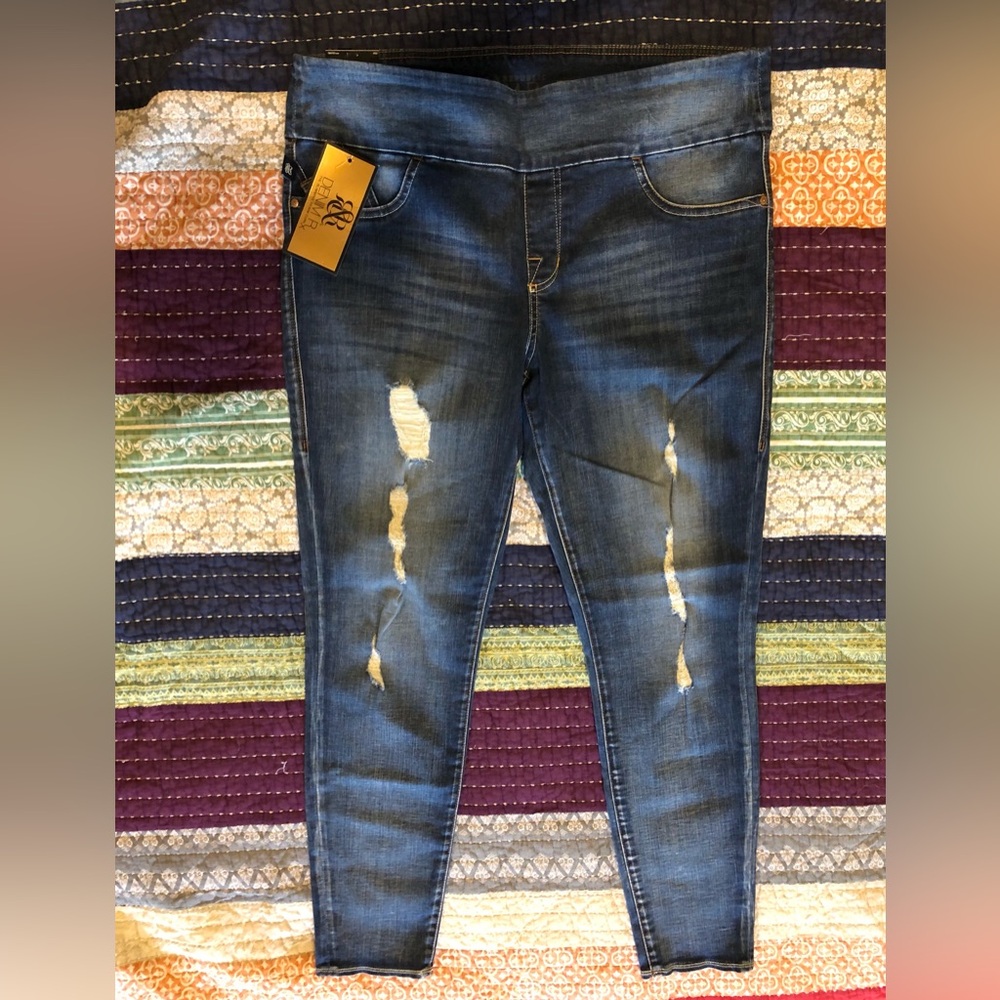 NWT ROCK & REPUBLIC “FEVER” Pull-on Jeans Size 16